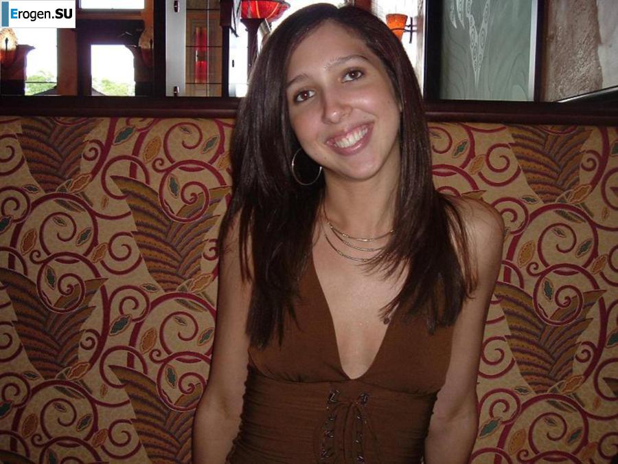 Smiling brunette with everlasting nipples. Part 7. Photo 3