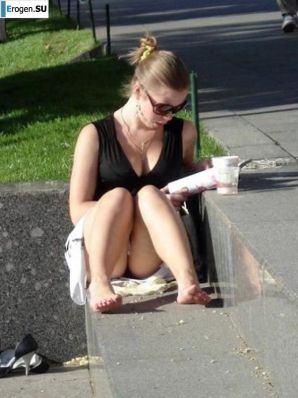 под юбкой. Эскиз 10