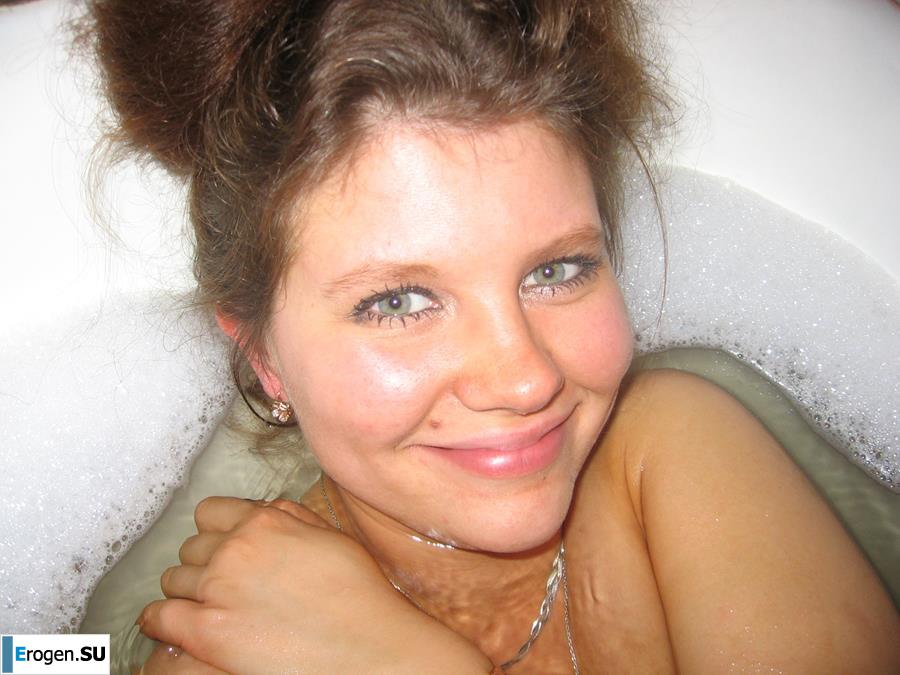 Posing at home. Photo 34