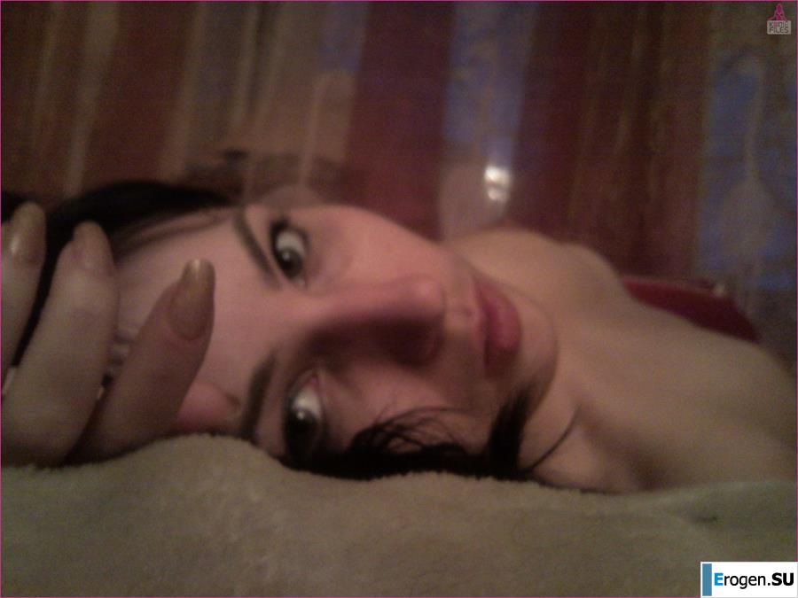 Posing at the hotel. Photo 38