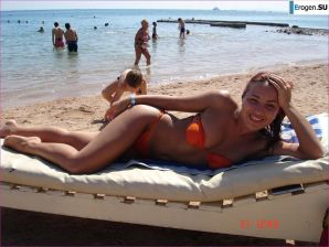 Posing at the hotel. Thumb 2