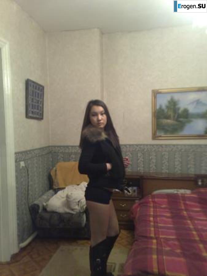 Ah, what legs. Photo 16