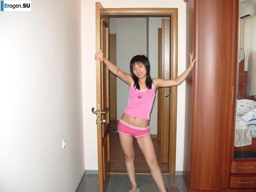 Ah, what legs. Photo 19