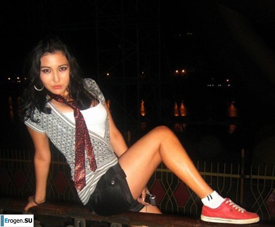 Ah, what legs. Photo 28