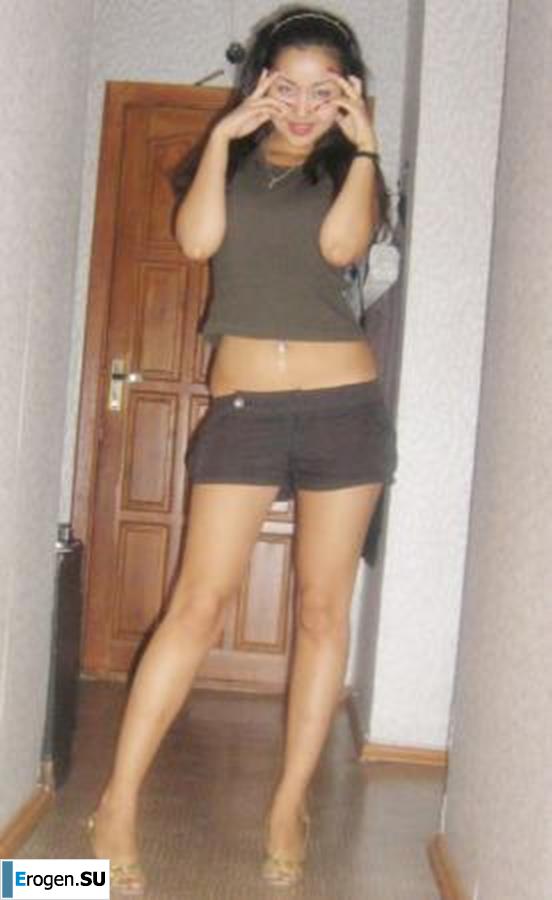 Ah, what legs. Photo 3