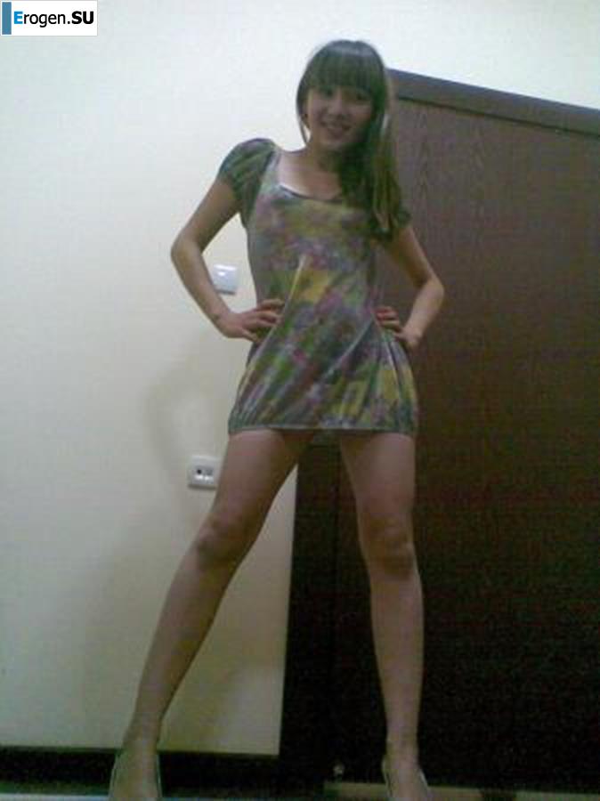 Ah, what legs. Photo 6