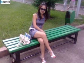 Ah, what legs. Thumb 20