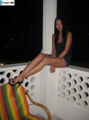 Ah, what legs. Thumb 35