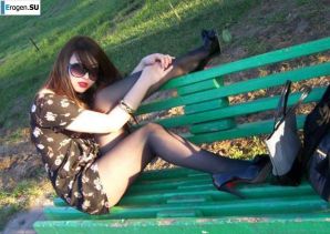 Ah, what legs. Thumb 42