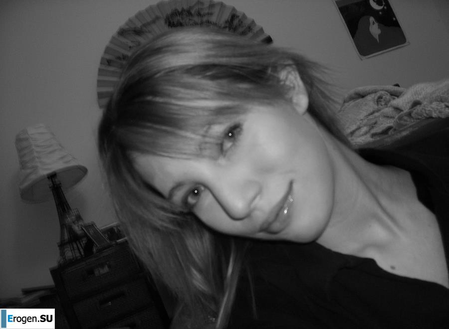 Posing for a friend. Photo 38