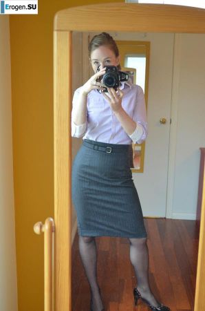 Girl with Nikon. Thumb 1