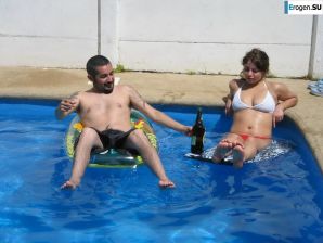 Brunette and languid. Thumb 22