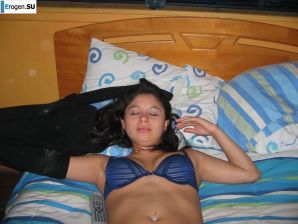 Brunette and languid. Thumb 7