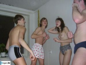 Бухие девчонки. Эскиз 38