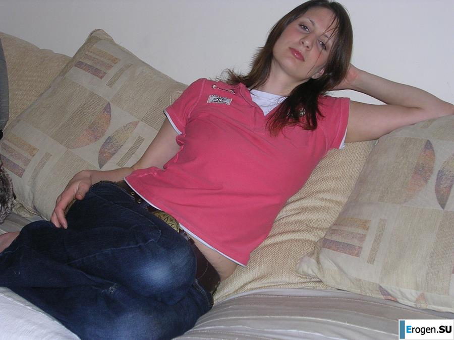 A drunken lady poses and copulates. Photo 35