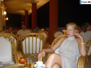 Блонда-эксгибиционистка без сисек. Эскиз 13