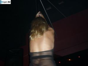 Блонда-эксгибиционистка без сисек. Эскиз 9