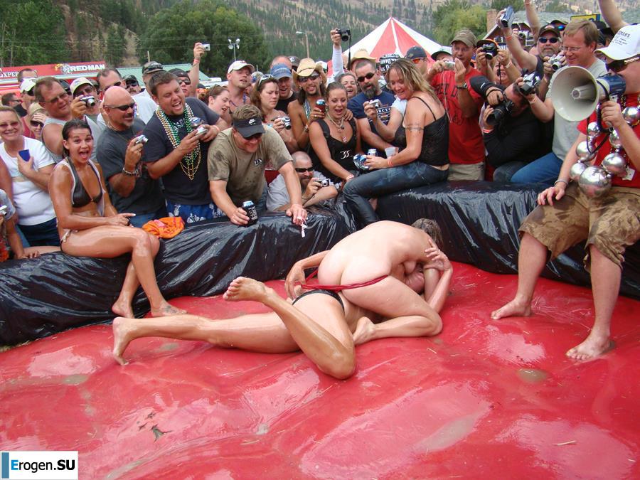 Women's Show Wrestling. Photo 20