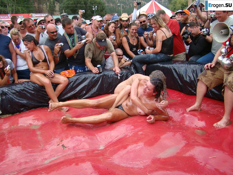 Women's Show Wrestling. Photo 21