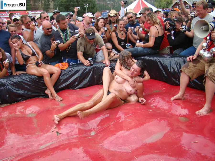 Women's Show Wrestling. Photo 22