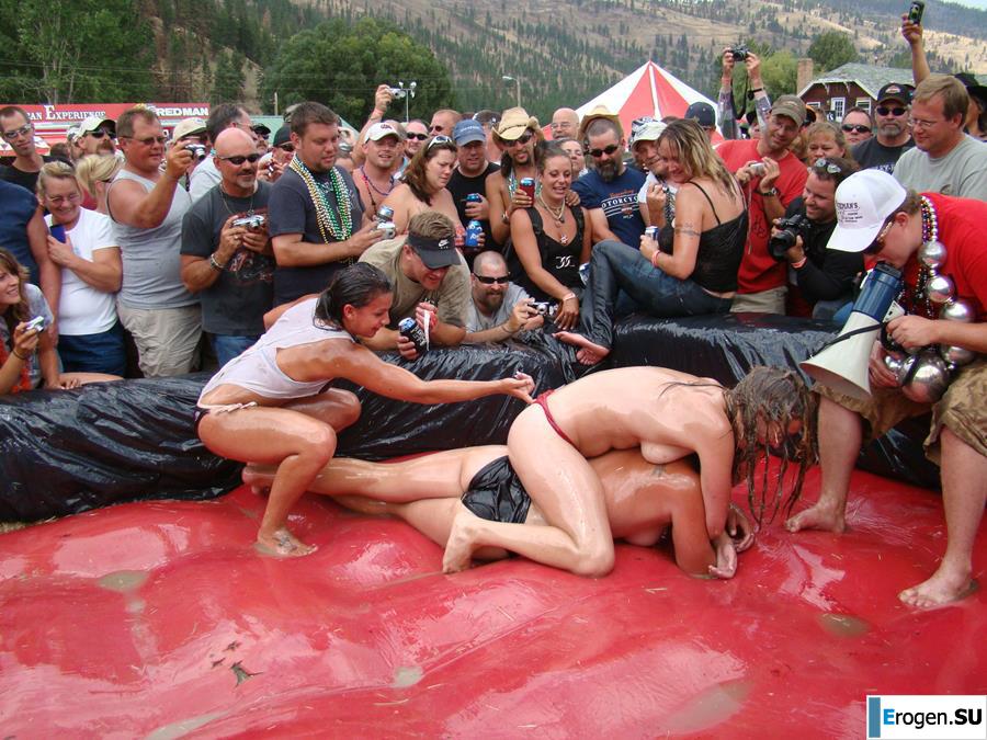 Women's Show Wrestling. Photo 26