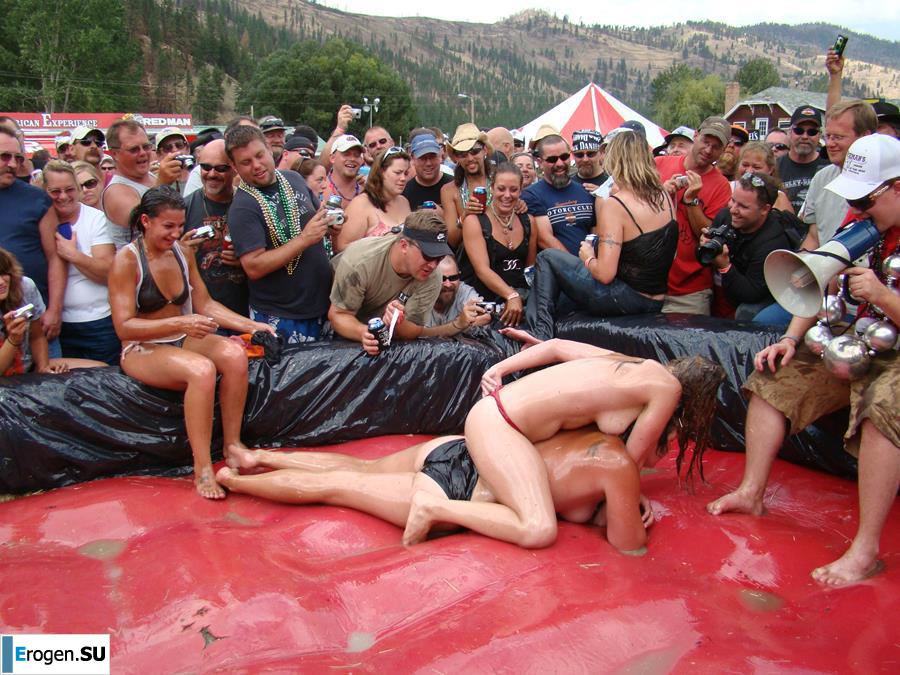 Women's Show Wrestling. Photo 27