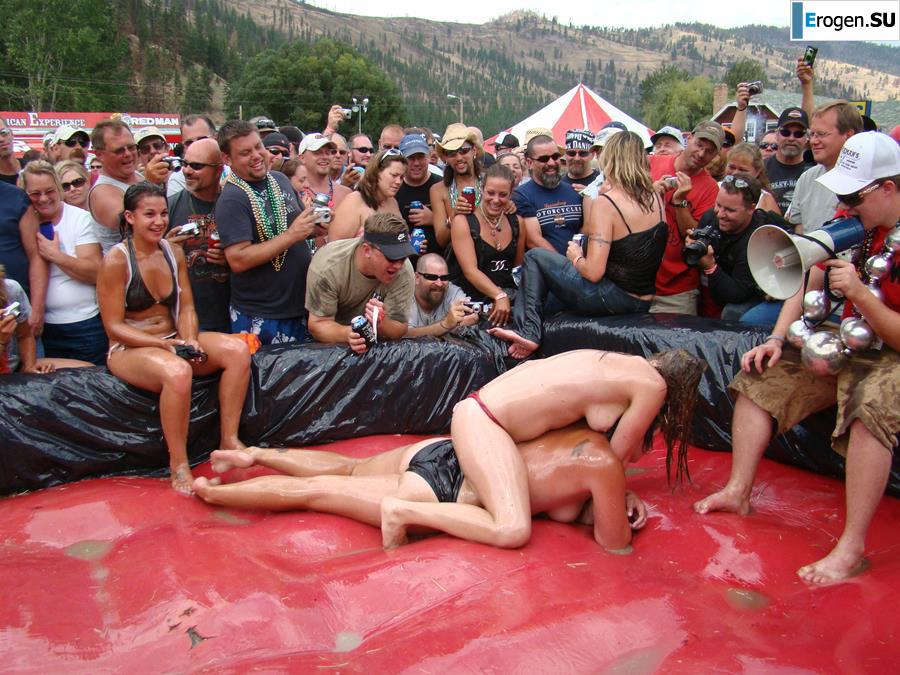 Women's Show Wrestling. Photo 28