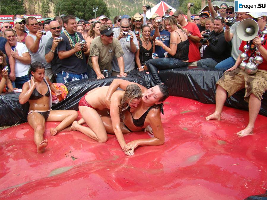 Women's Show Wrestling. Photo 35