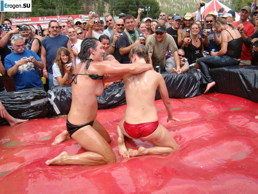 Women's Show Wrestling. Photo 36