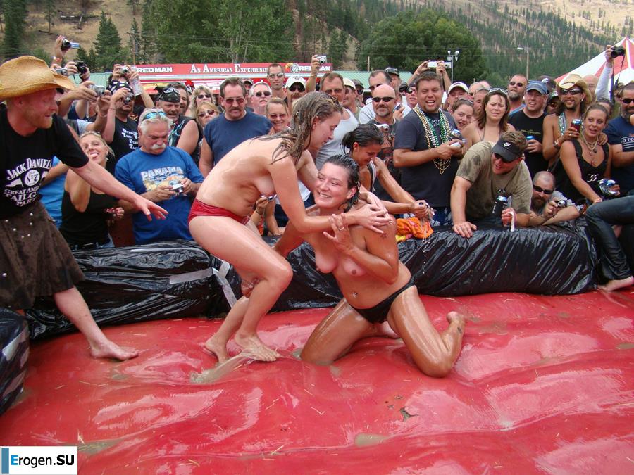 Women's Show Wrestling. Photo 41