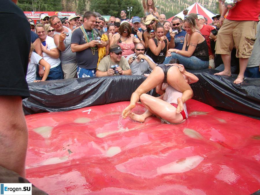 Women's Show Wrestling. Photo 45
