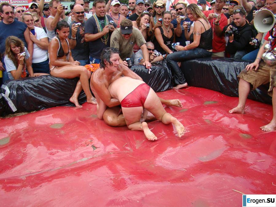 Women's Show Wrestling. Photo 49