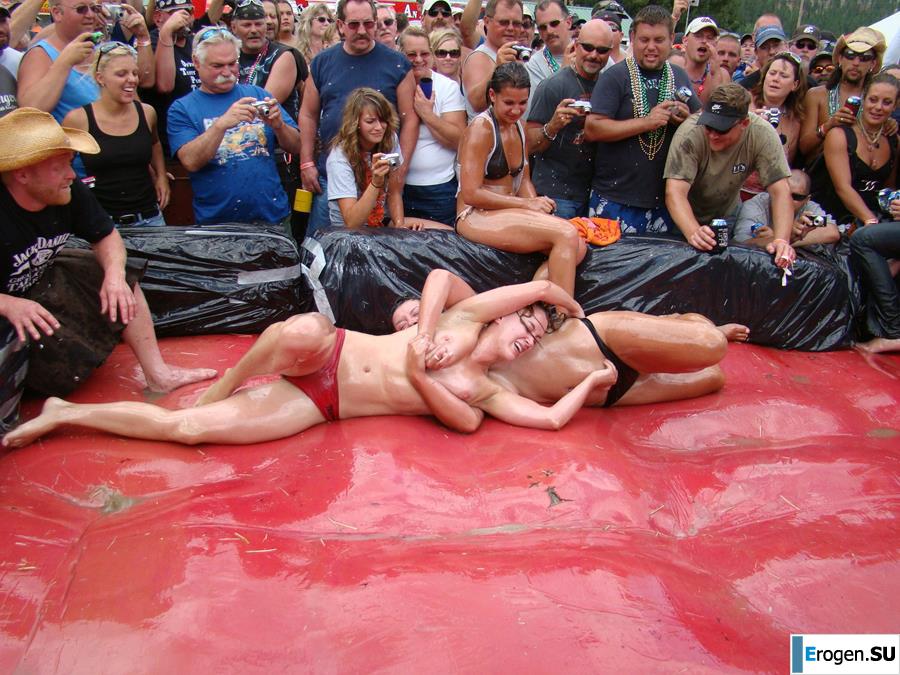 Women's Show Wrestling. Photo 50