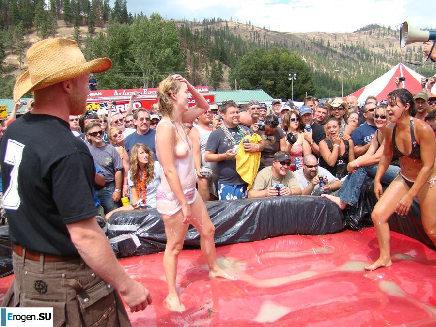 Women's Show Wrestling. Photo 6