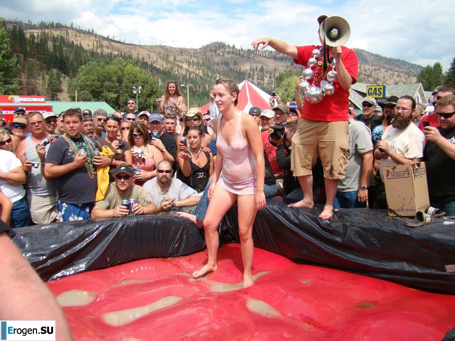 Women's Show Wrestling. Photo 8