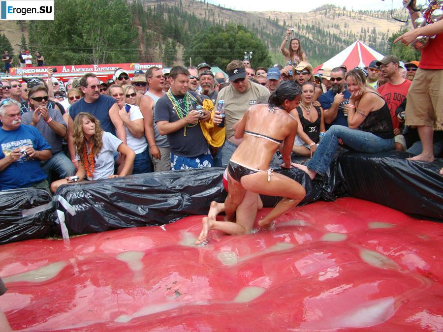 Women's Show Wrestling. Photo 9