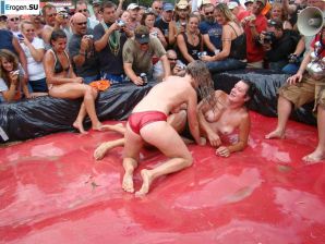 Women's Show Wrestling. Thumb 19