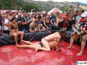 Women's Show Wrestling. Thumb 29