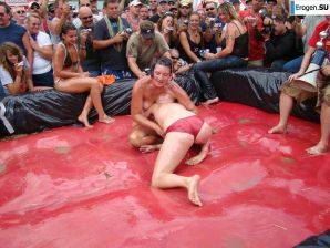 Women's Show Wrestling. Thumb 48