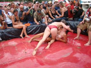 Women's Show Wrestling. Thumb 51