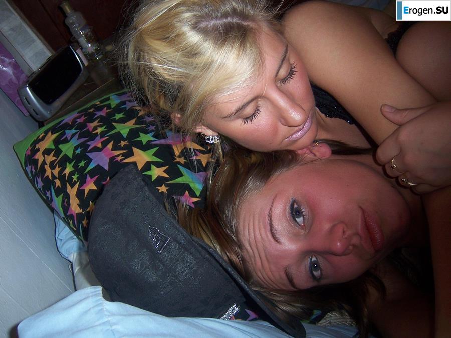 Three Lesbian Friends. Photo 7