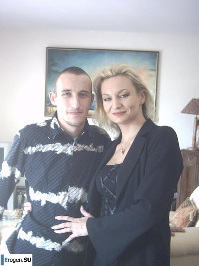 French Bi - Exhibitionist. Photo 16