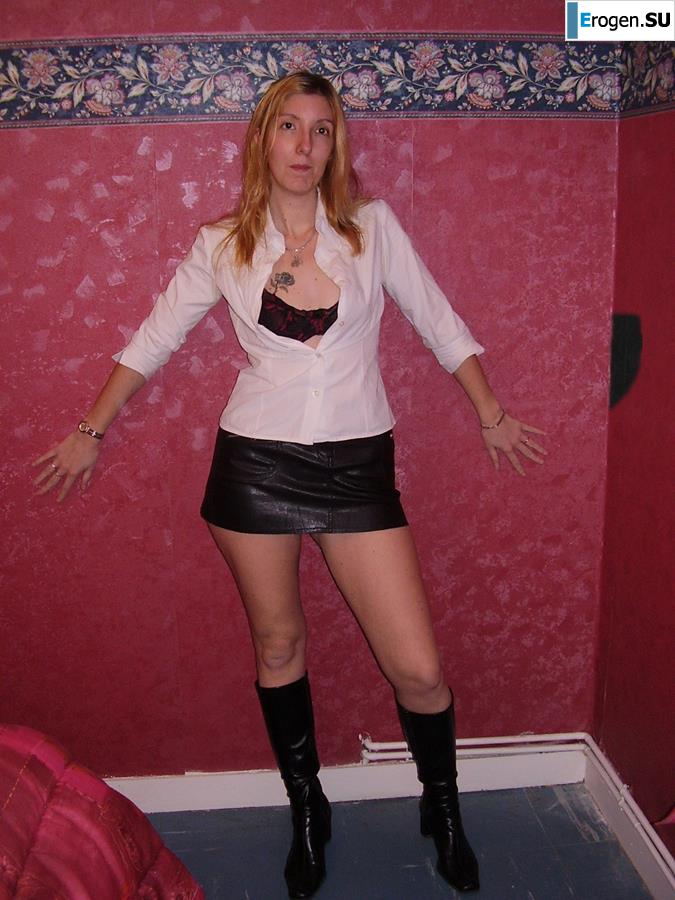 French Bi - Exhibitionist. Photo 19