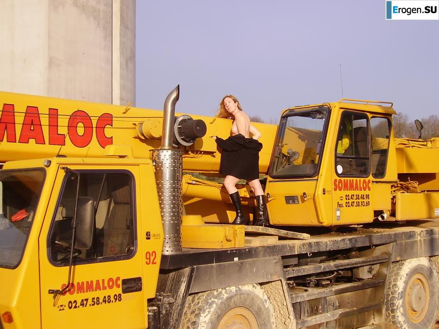 French Bi - Exhibitionist. Photo 38