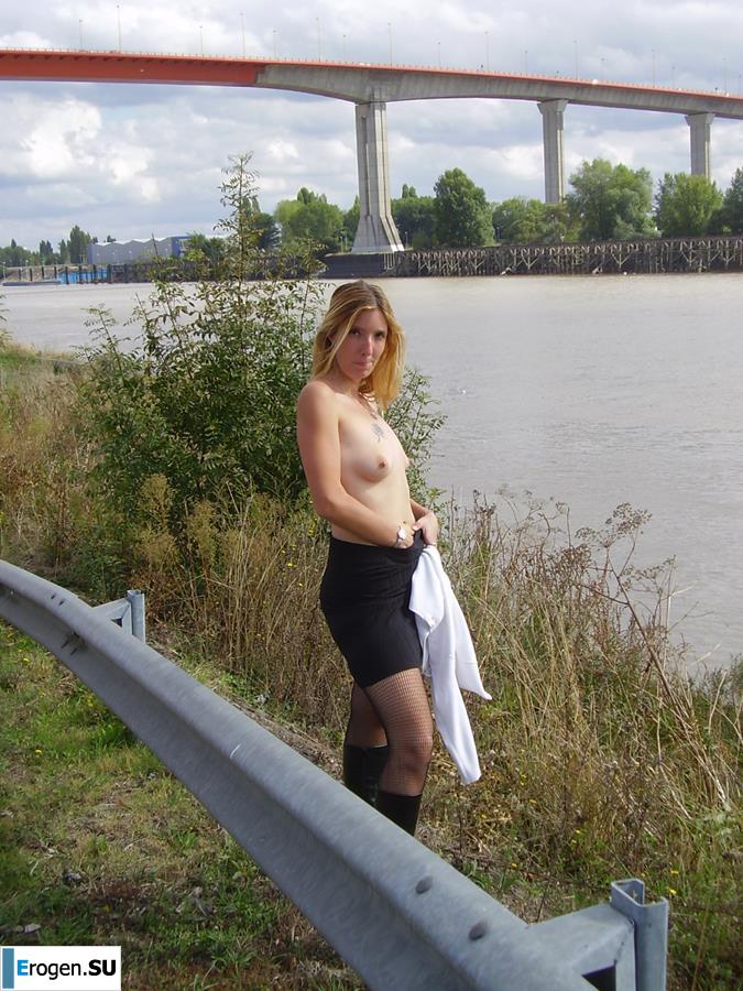 French Bi - Exhibitionist. Photo 9