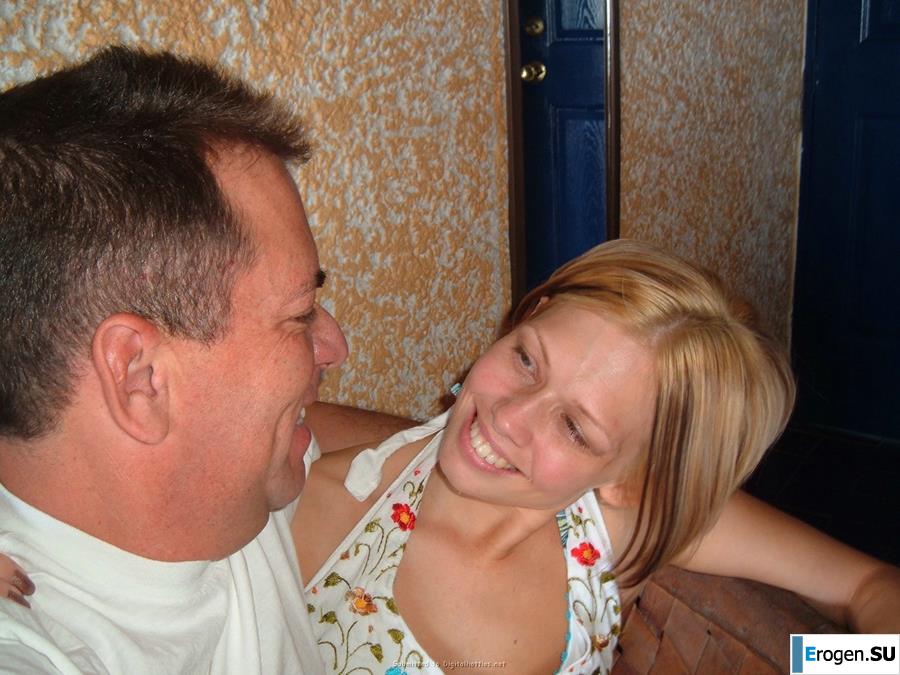 Счастливая немолодая пара. Фото 29