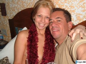 Счастливая немолодая пара. Эскиз 3