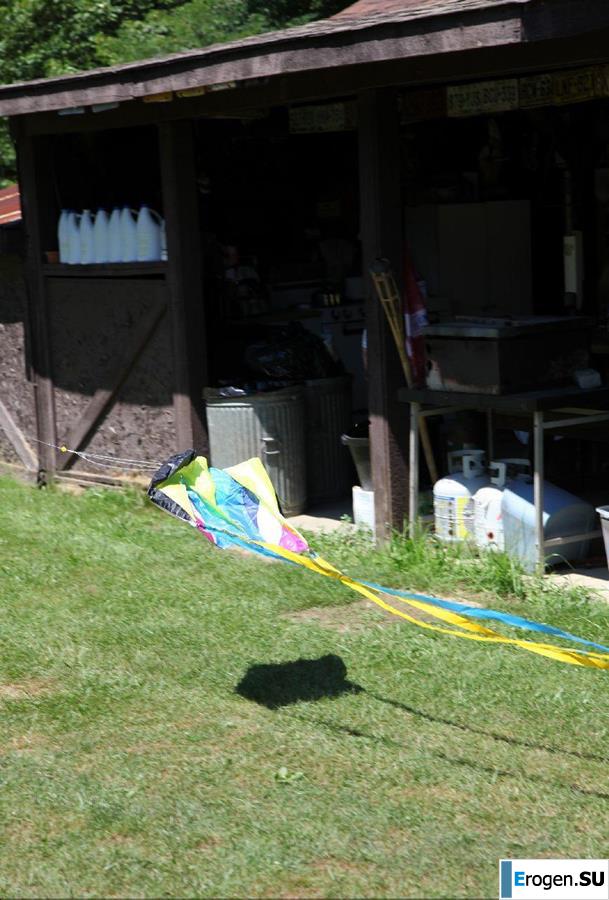 Нудистки впали в детство. Часть 2. Фото 32