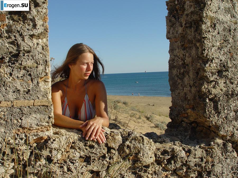 Girlfriend with big nipples. Photo 15