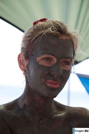 Голые в грязи. Эскиз 15